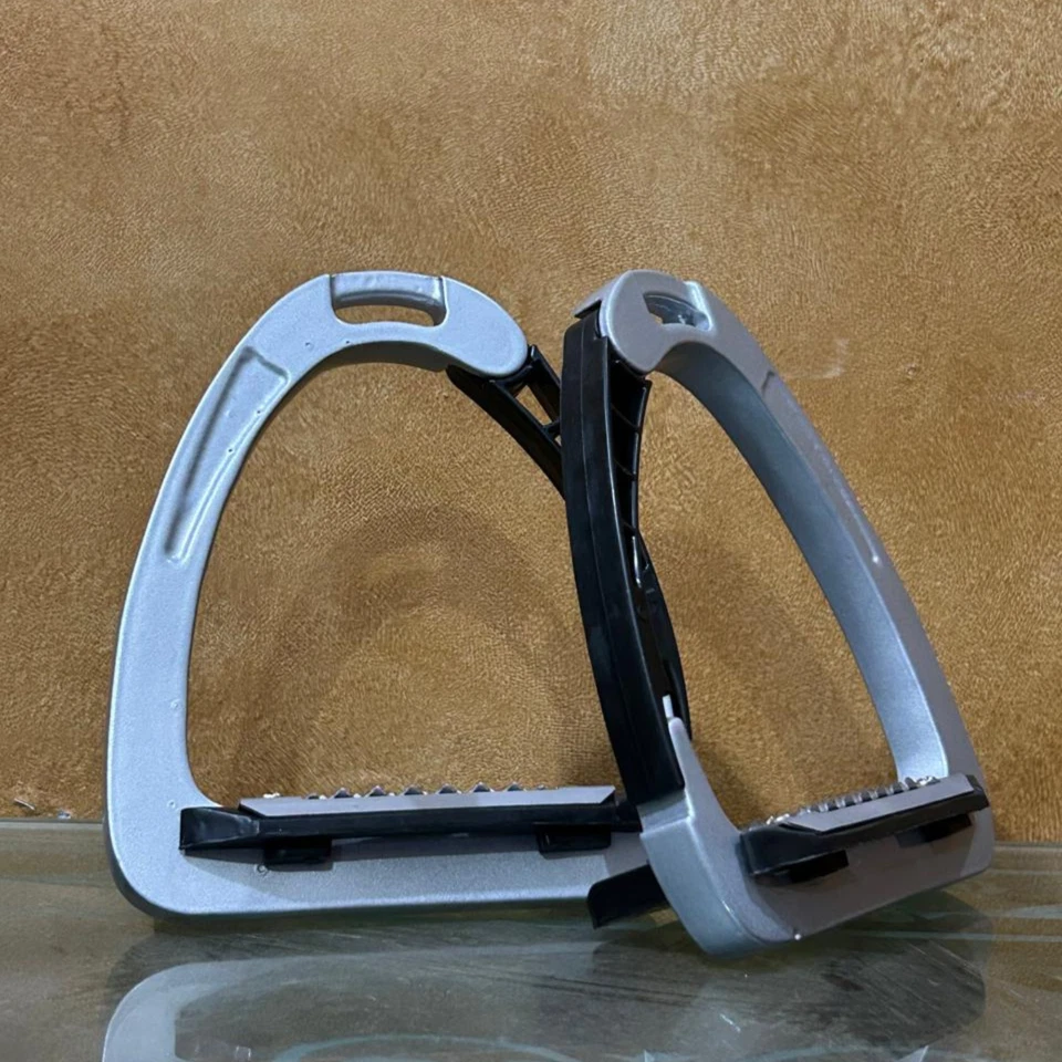 Estribo de seguridad de aluminio para caballos de liberación rápida estribos para montar ecuestres Foto 4 de 4