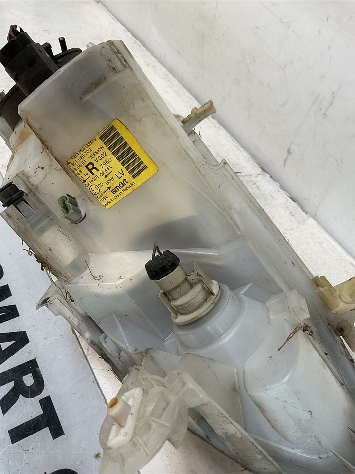 Smart Car ForTwo 450 Right Almond Headlight Headlamp 98 2002 USED RHD