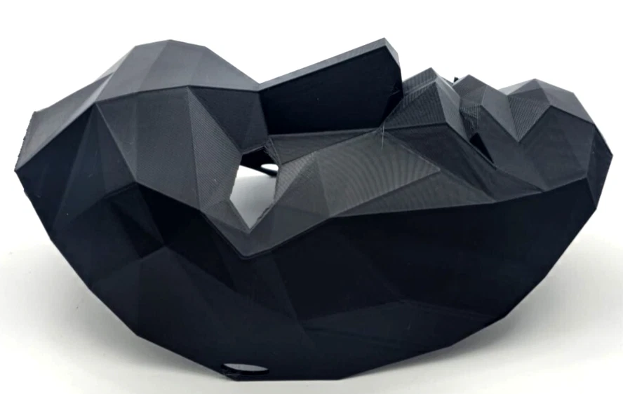 SQUID 游戏面具 前人 主唱 黑色 硬塑料服装 面具 Netflix — 第 2/3 张图片