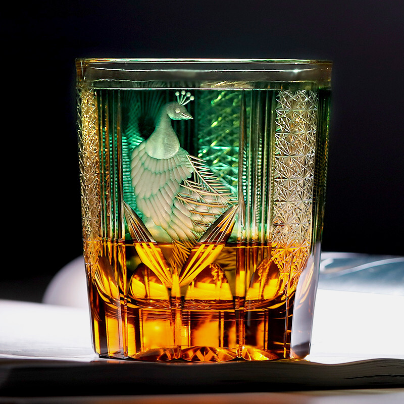 Vasos de whisky de cristal de pavo real tallados a mano Edo Kiriko verde ámbar 8,5 oz