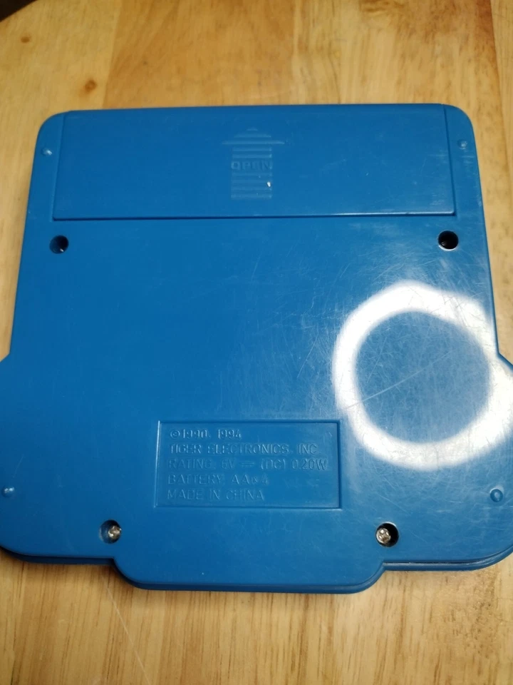 MTV Beavis and Butthead 1994 Tiger Electronics Handheld LCD Game Tested & Works - Image 2 of 4