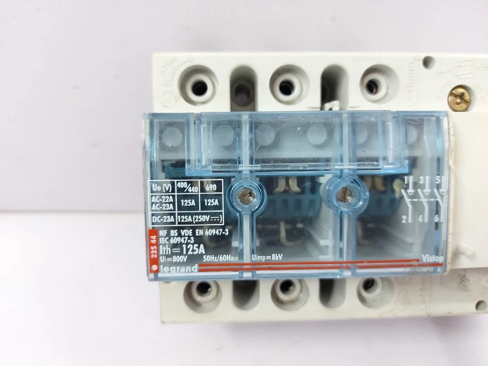 LEGRAND 0 225 44 3P Pole Isolator Switch 125A Ui=800V 50/60Hz Uimp=8Kv - Image 2 of 4