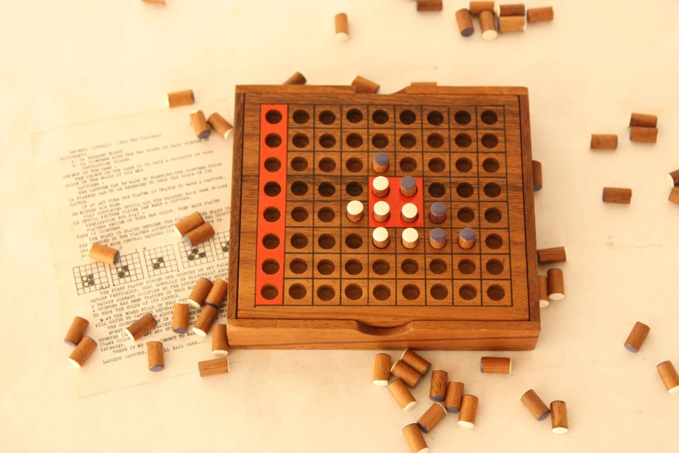 Othello - Strategy Board Game - Wooden Travel Edition - Image 3 of 4
