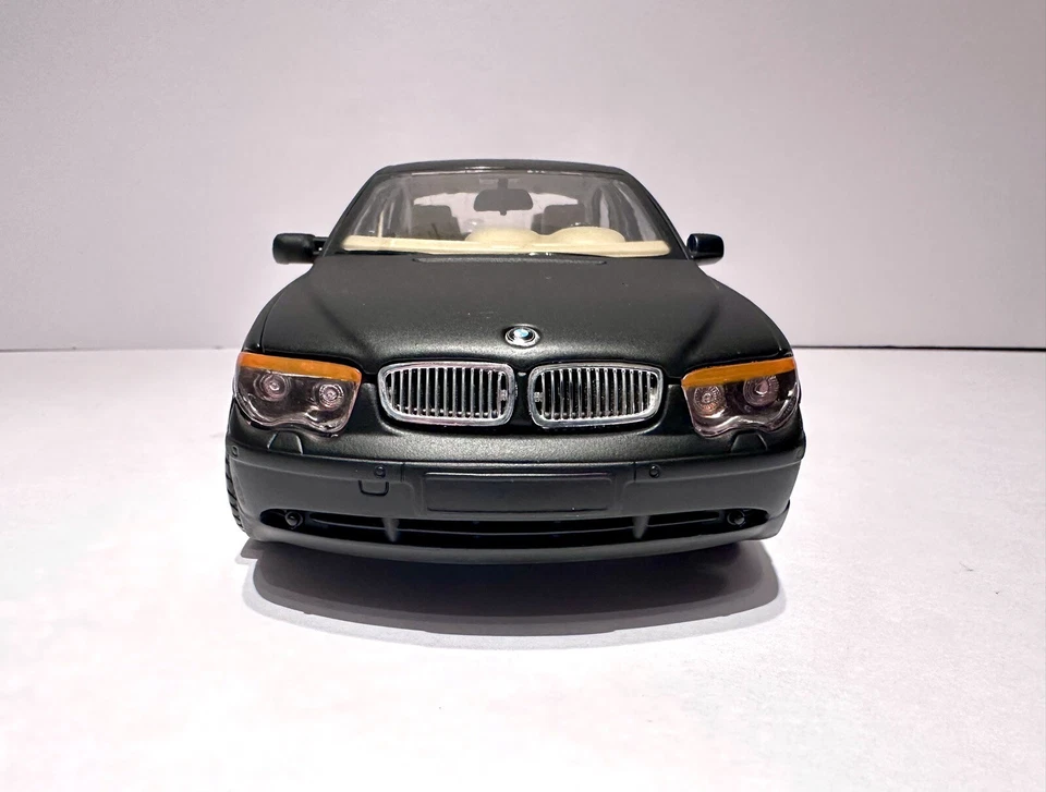 WELLY BMW 745i 1:18 Scale Diecast Model Car Custom Wheels Read Desc - Image 4 of 4