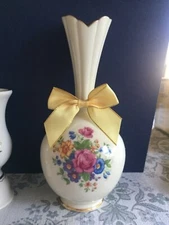 LENOX FLOWER VASE
