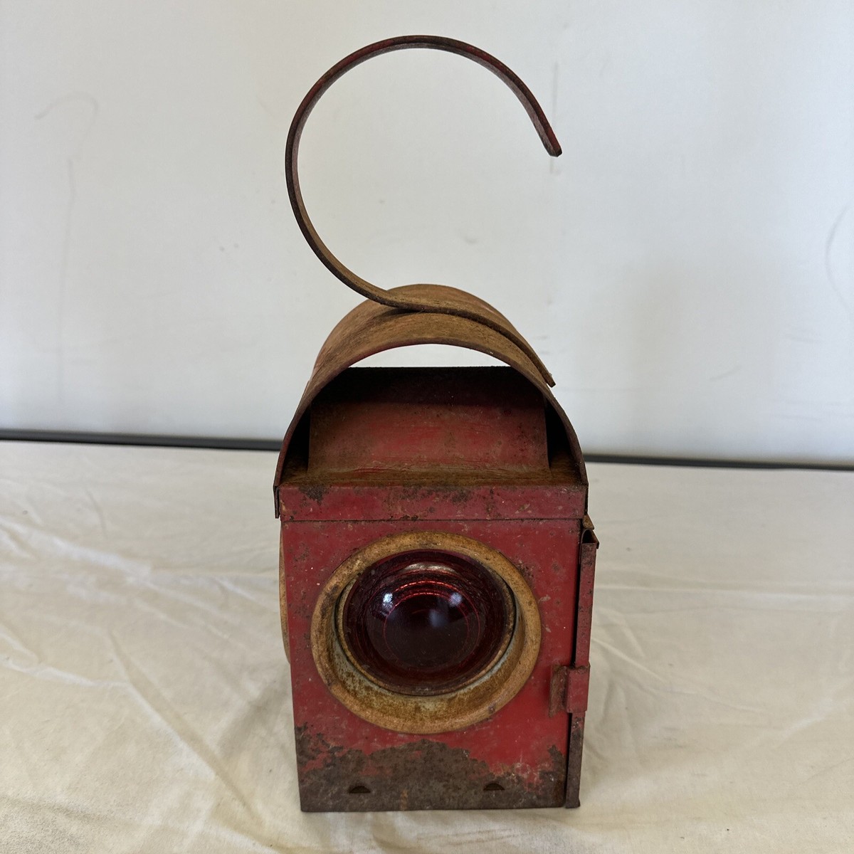 Vintage Chalwyn Railroad Traffic Kerosene Lantern ~ Made in