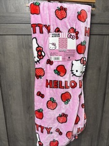 New Hello Kitty Sitting Pretty Pink Apple Plush 60 x 70 Throw Blanket On Hanger