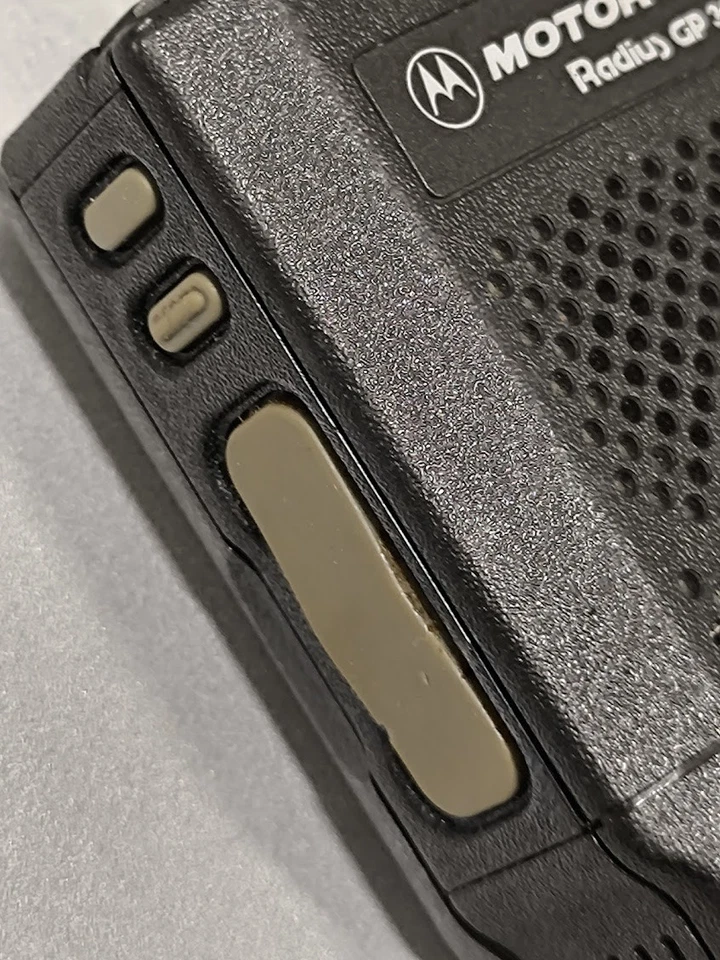 Motorola Radius GP300 Zwei-Wege Radio - Ungetestet - Bild 4 von 4