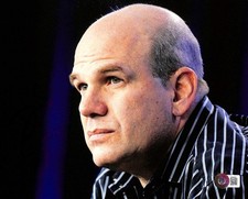 David Simon Screenwriter/Producer Signed Photograph 8x10 BECKETT