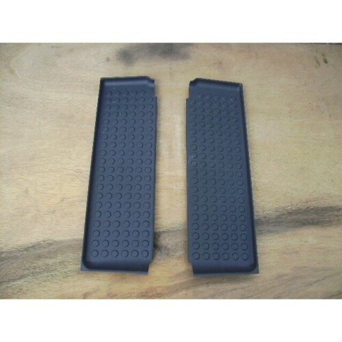 FORD TRANSIT MK3 MK4 MK5 1986 TO 2000 NEW FRONT DOORSTEP PLASTIC STEPS PAIR 060