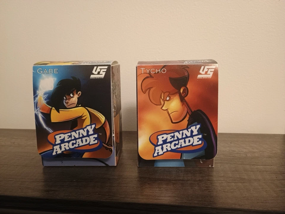 UFS Penny Arcade Battle Box – Gabe & Tycho Decks – Complete, No Box - Universus - Image 2 of 2