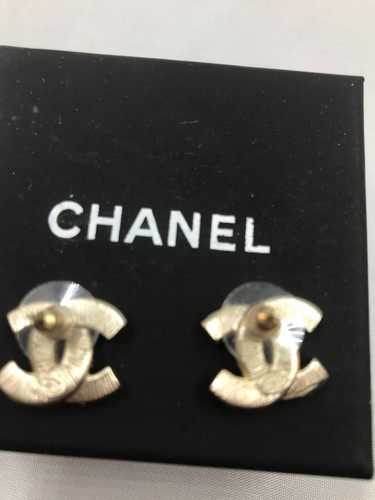 Chanel CC logo shape metal with Black crystal pierced earing Black Tone - 第 15/21 張圖片
