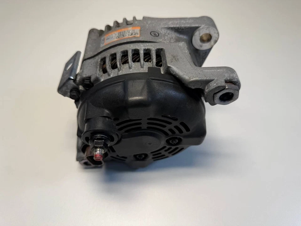 Alternador Hyundai/Kia Veloster N 19-2022 OEM 37300-2GPD0 Denso 150A Foto 3 de 4