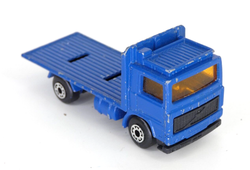 Matchbox Volvo Truck Blue Toy Car Vintage Collectable Model 1:90 - Picture 3 of 10