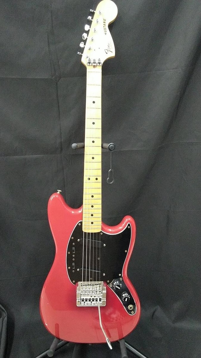 1978年製　Fender Mustang エレキギター 専用ハードケース付き 1978年製 Fender Mustang エレキギター 専用ハードケース付き