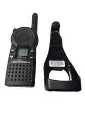 Motorola CLS1410 4 Channel UHF Two-Way Radio with Belt Clip.