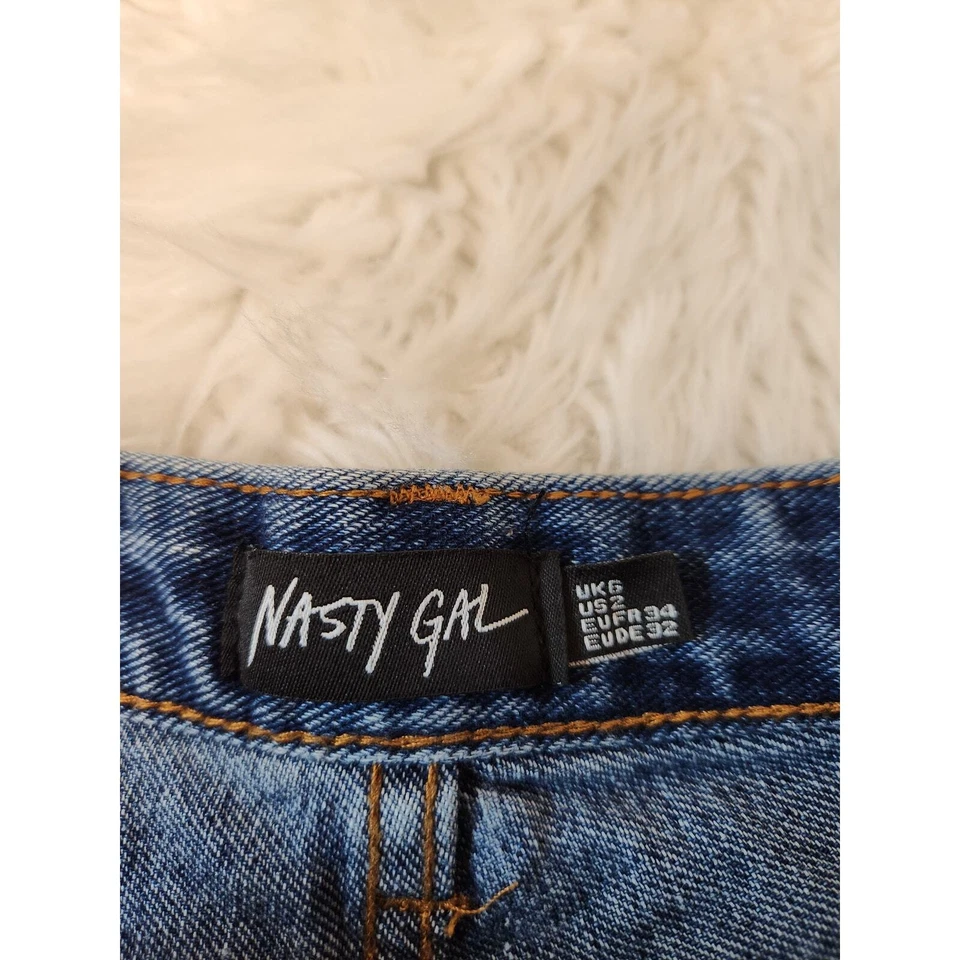 Pantalones cortos para mujer Nasty Gal azules tiro medio algodón desgastado dobladillo crudo talla 2 Foto 3 de 4