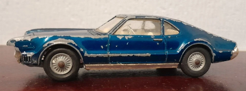 CORGI OLDSMOBILE MODELO TORNADO COCHE NIÑOS JUGUETE COLECCIONABLE Foto 2 de 4