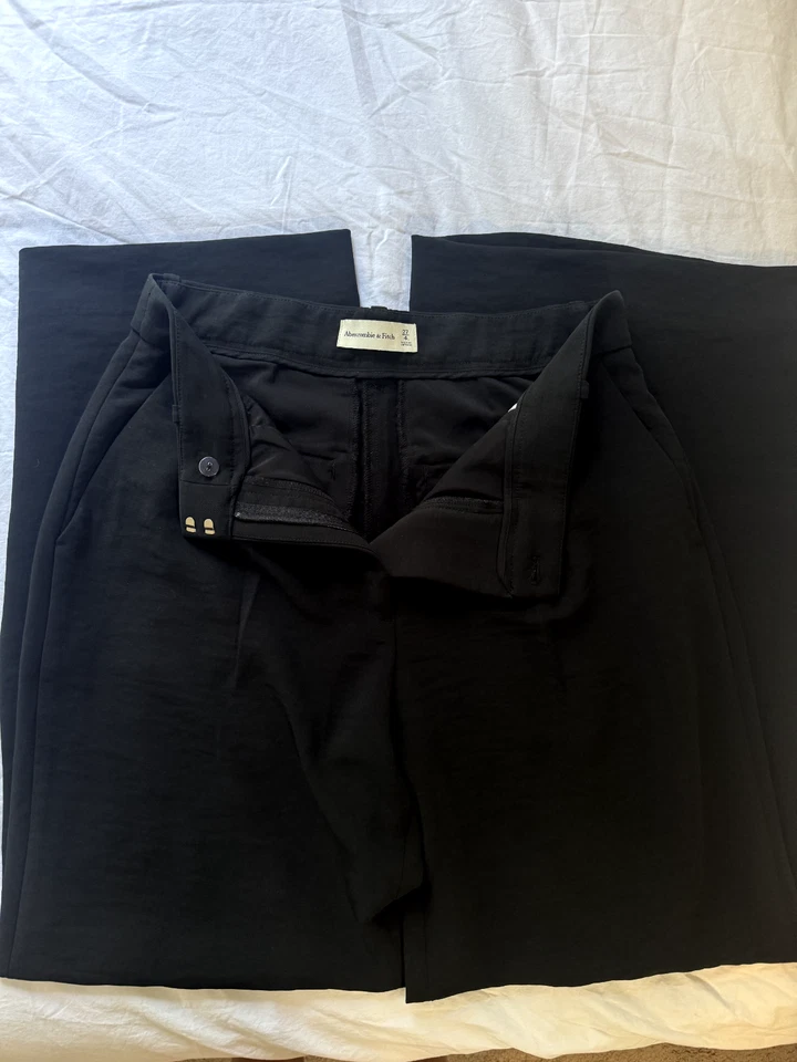 Abercombie Navy and Black Tailored Trouser Pants Wide Leg Pleated 6L 27x32