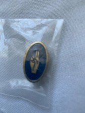 1950s Brownie Girl Scouts USA Promise 2 Finger Salute Pin Blue+Gold Tone-ESTATE