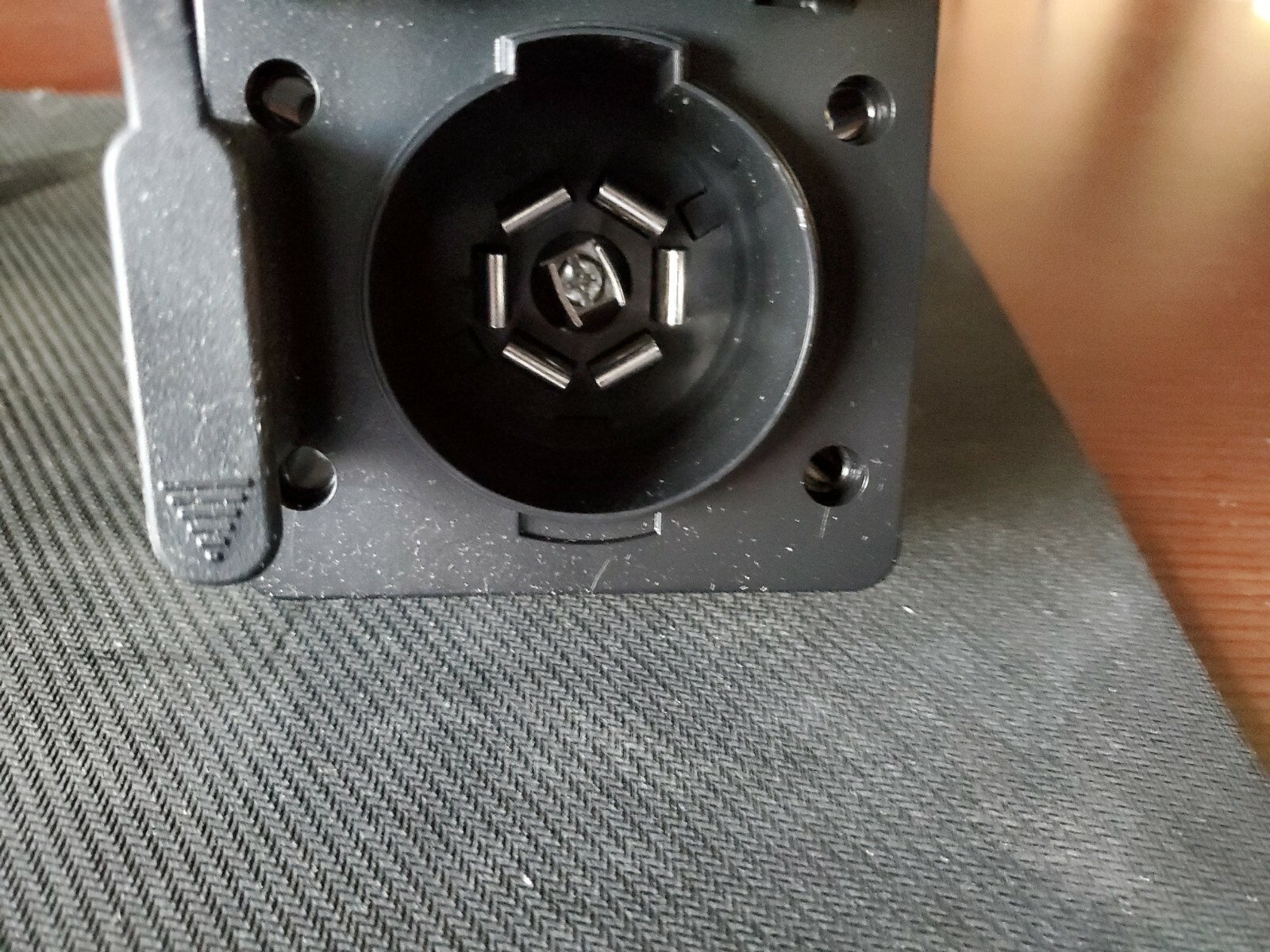 Picture 2 of 4