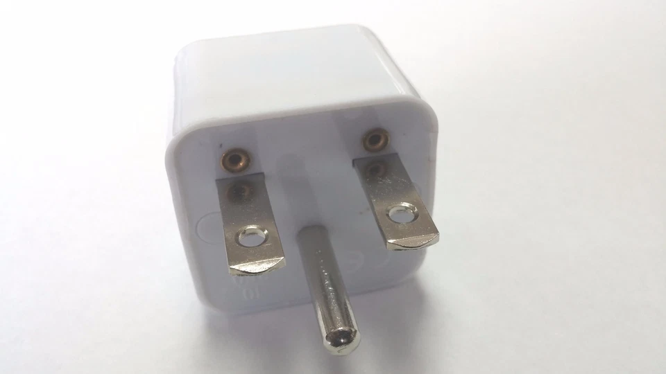 Nema 6-15 Plug To International Adapter for USA 220-240 Volt Universal to U.S - Image 2 of 4