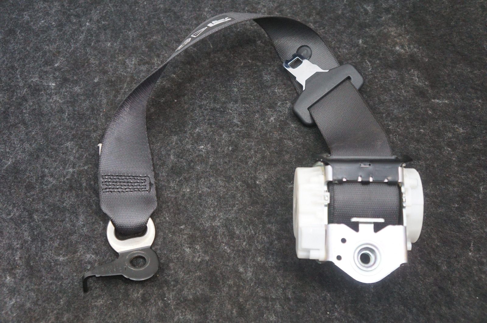 Rear Center Seat Belt Retractor 72117266088 Rolls Royce Ghost Series I 2009-2014