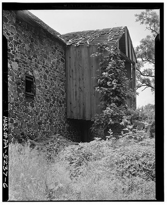 6. DETAIL VIEW OF ENTRANCE VESTIBULE AND BRIDGE OVER RAMP - Stone Barn, circa