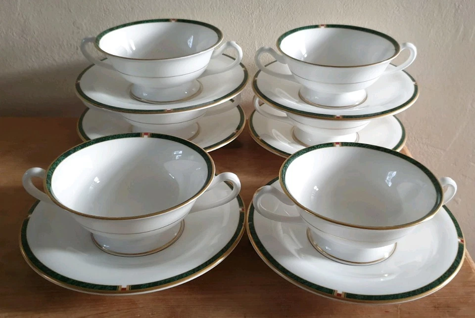 Royal Worcester Carina fine bone china in the green pattern. - Image 2 of 4