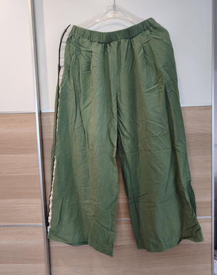 Primark Cares Damenhose M grün, Seitenstreifen, weites Bein, knöchellang