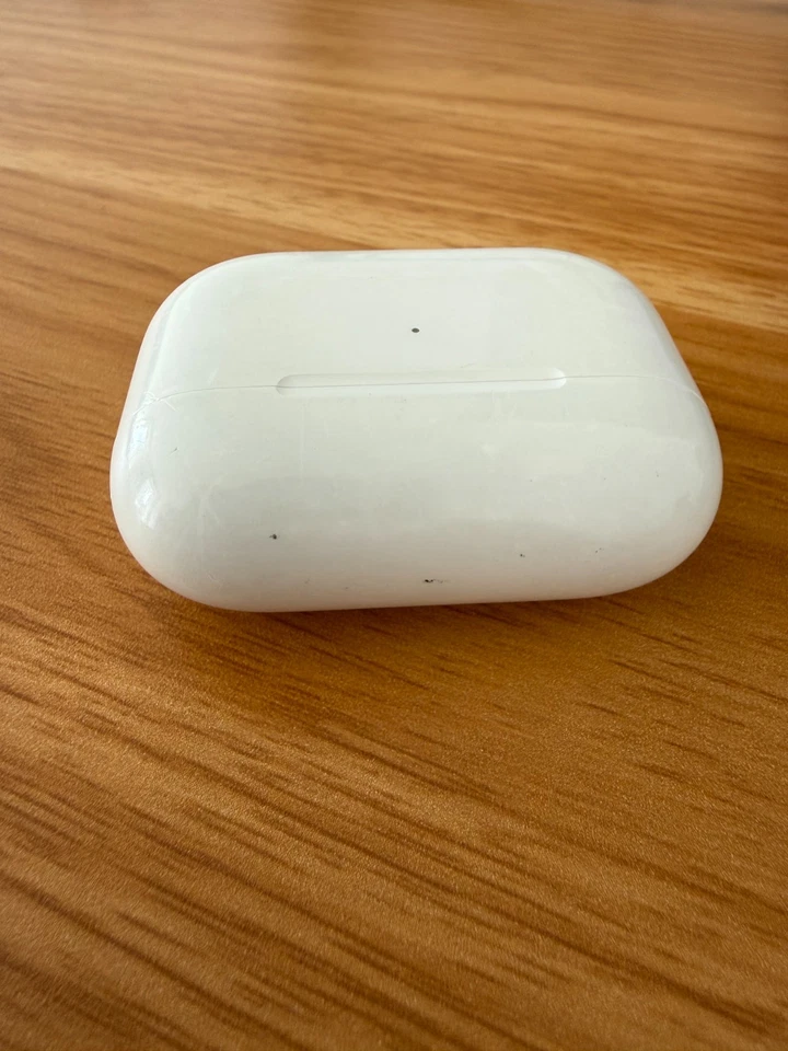 Apple AirPods Pro (1st generation), photo 2 of 5