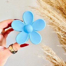 NEW FREE PEOPLE Light Baby Blue Daisy Flower Claw Clip Hair Retro Oversized Updo