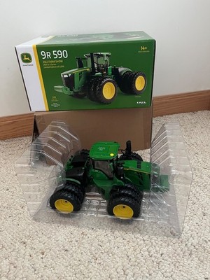 1/32 Scale John Deere 9R 590 Tractor With Triples  2022 Farm Show Die-Cast Ertl