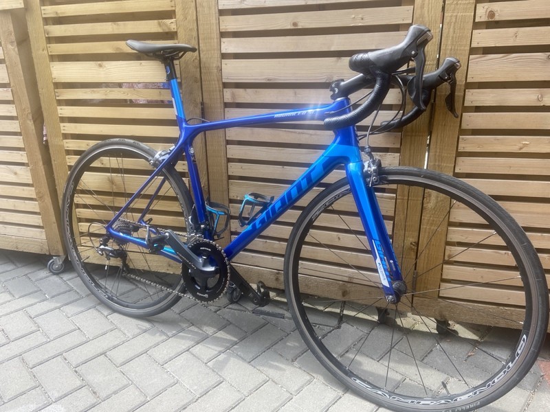 GIANT TCR ADVANCED SL 0 Carbon Road Bike. Size M/L Excellent Condition Ultegra. 