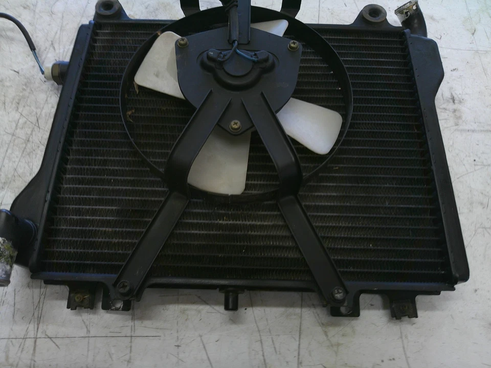 1995-1997 Kawasaki GPZ1100 ZX1100E motor radiador refrigerador com ventilador - Imagem 2 de 4