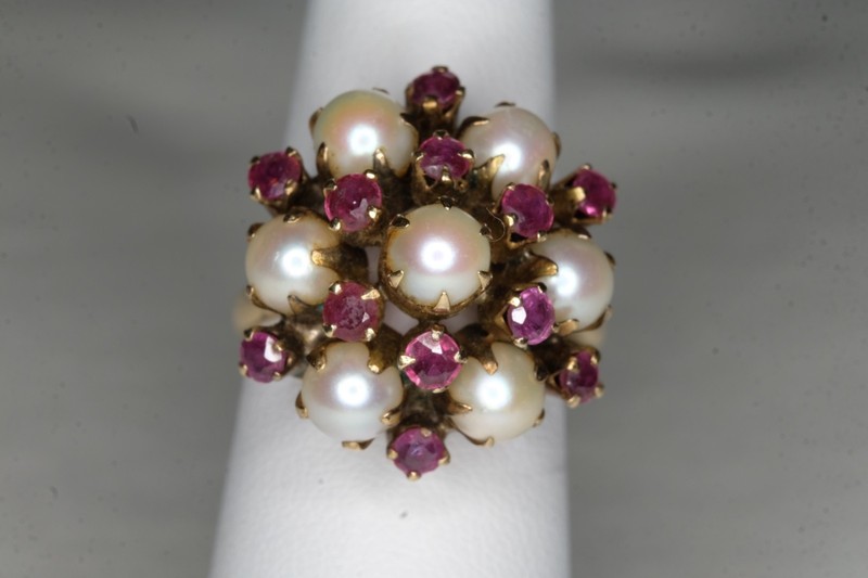 14K Gold 7 Pearls and 12 Rubies Ring - Size 6