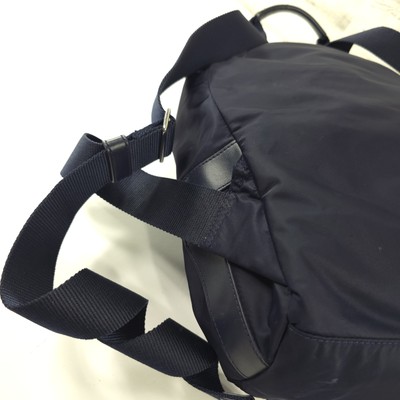 TORY BURCH TILDA STRIPED NYLON MEDIUM BACKPACK WITH ZIP  display picture 2