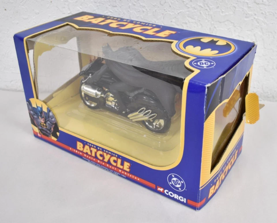 2005 Corgi Classics Batman 2000 Batcycle 1:16 Scale BLACK - Image 2 of 4