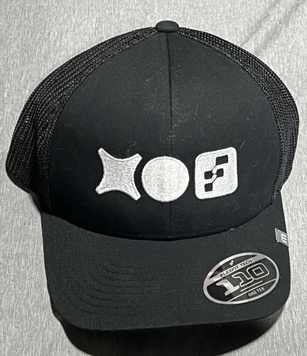 Casquette Travis Mathew Honorable Mention Grise – Logo Patriotique, Taille L/XL Pour Homme