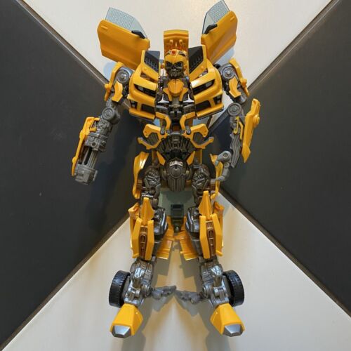 Transformers : Dark Of The Moon - Bumblebee - Leader Class - 9" Figure - Picture 1 of 7