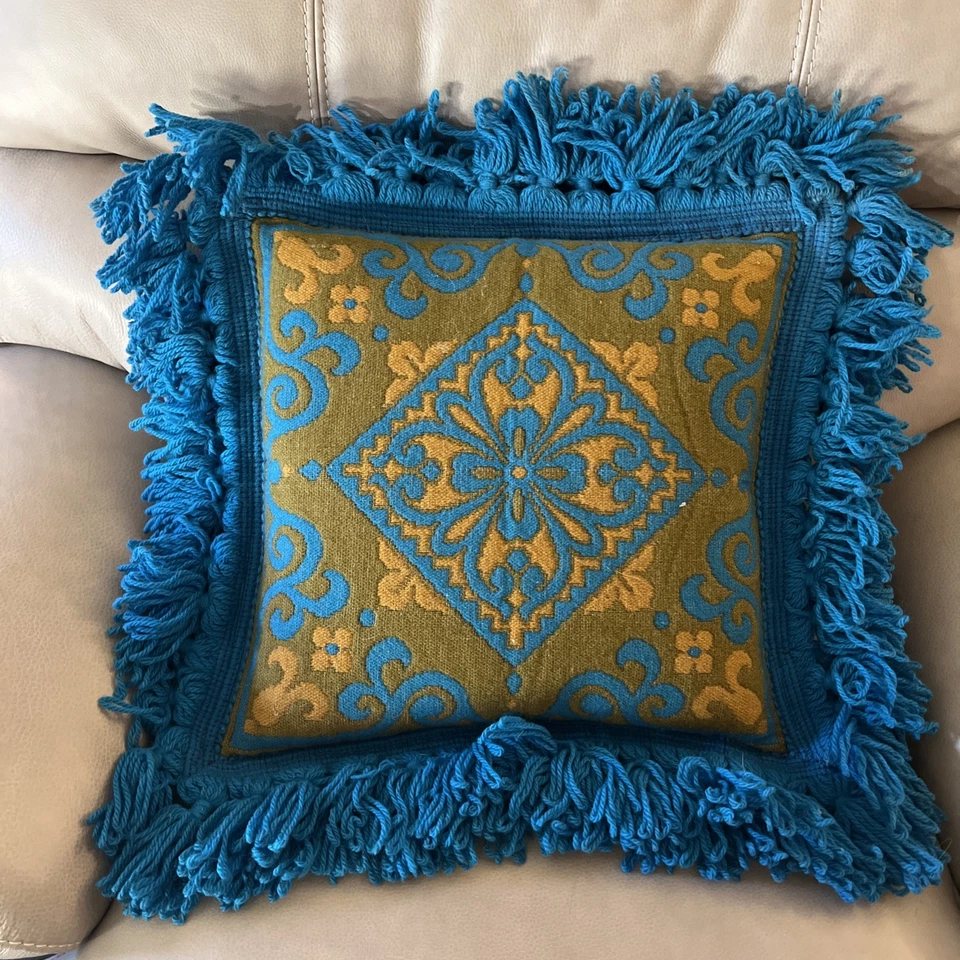 3 Vintage 1960s Italian Wool Pillow Cover Set Italy 16x16 Fringe with 2 Inserts - Image 4 of 4