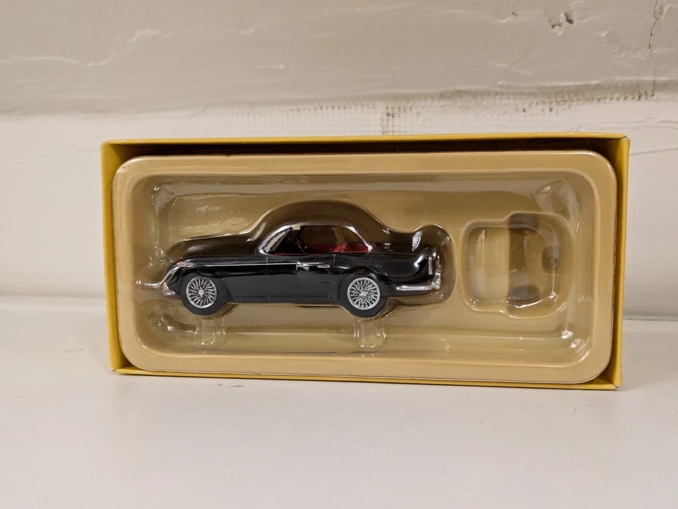 *DEFECTED* Corgi Vanguards Triumph TR4A Black - VA11501 - 1/43 scale model - Image 4 of 4