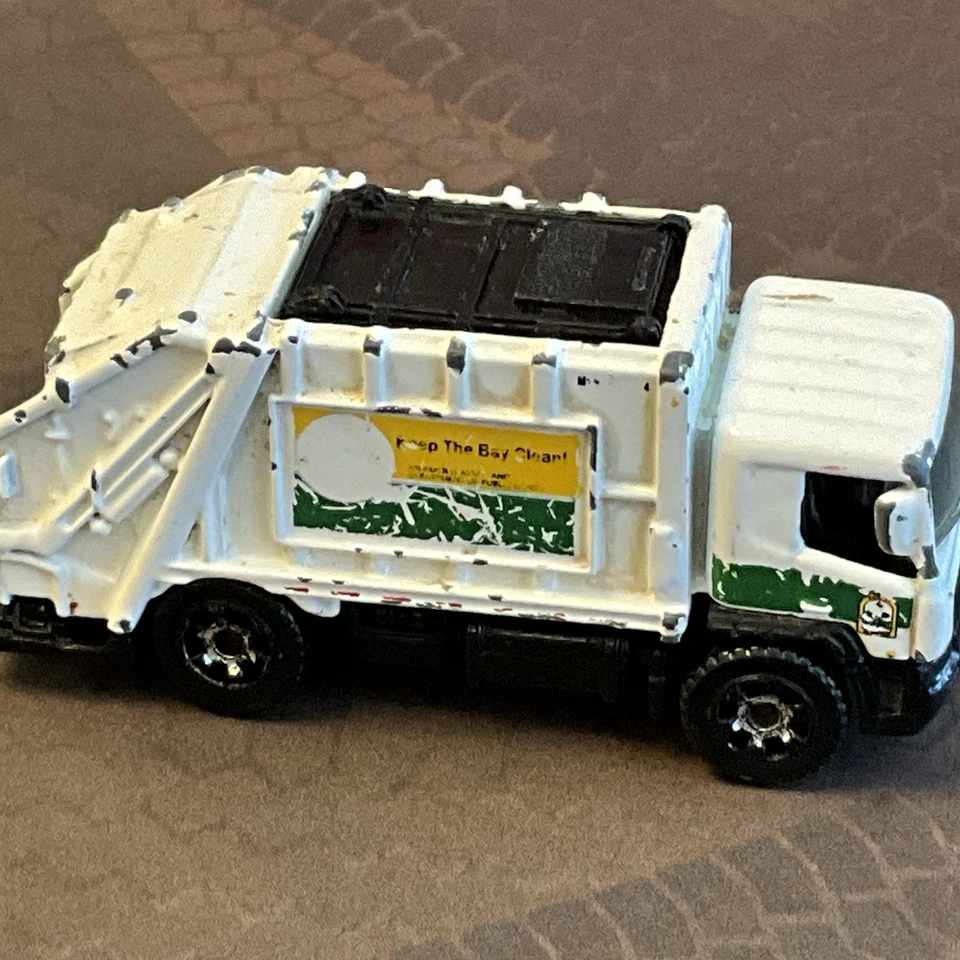 Matchbox City Action 2008 GARBAGE TRUCK Annapolis MD Keep The Bay Clean AS IS - Image 4 of 4