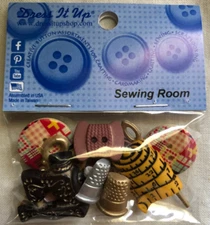Dress it Up 11 Buttons Jesse James #596 Sewing Room Thimble Needle Scissors Tape