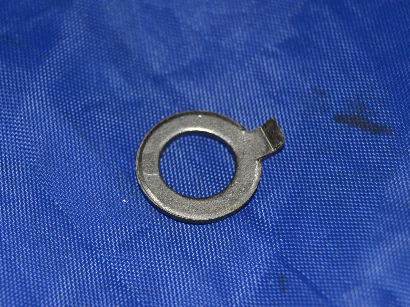SEWING MACHINE PARTS WASHER TENSION PART #68B-image