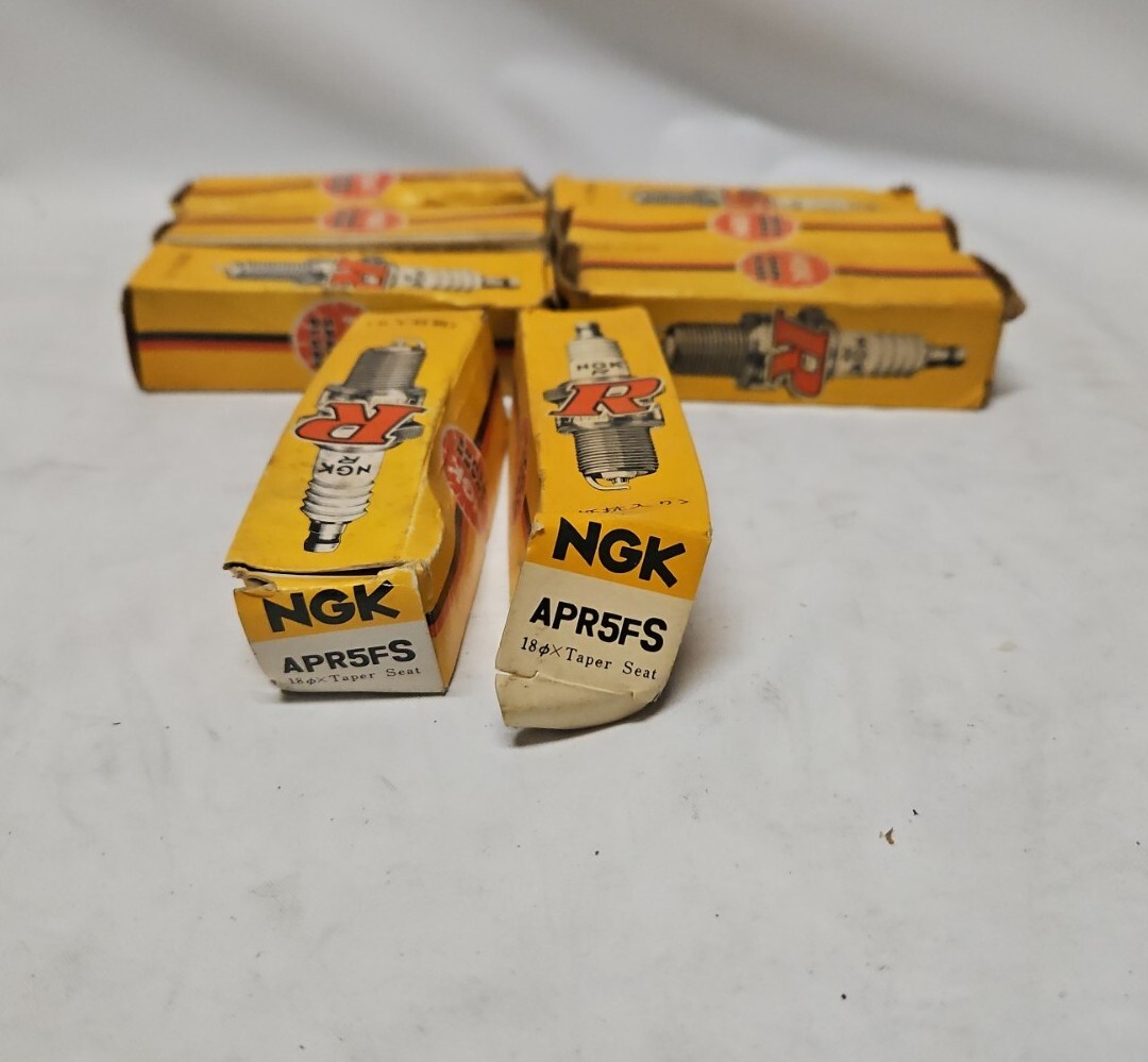 NGK SPARK PLUGS LOT 8 APR5FS