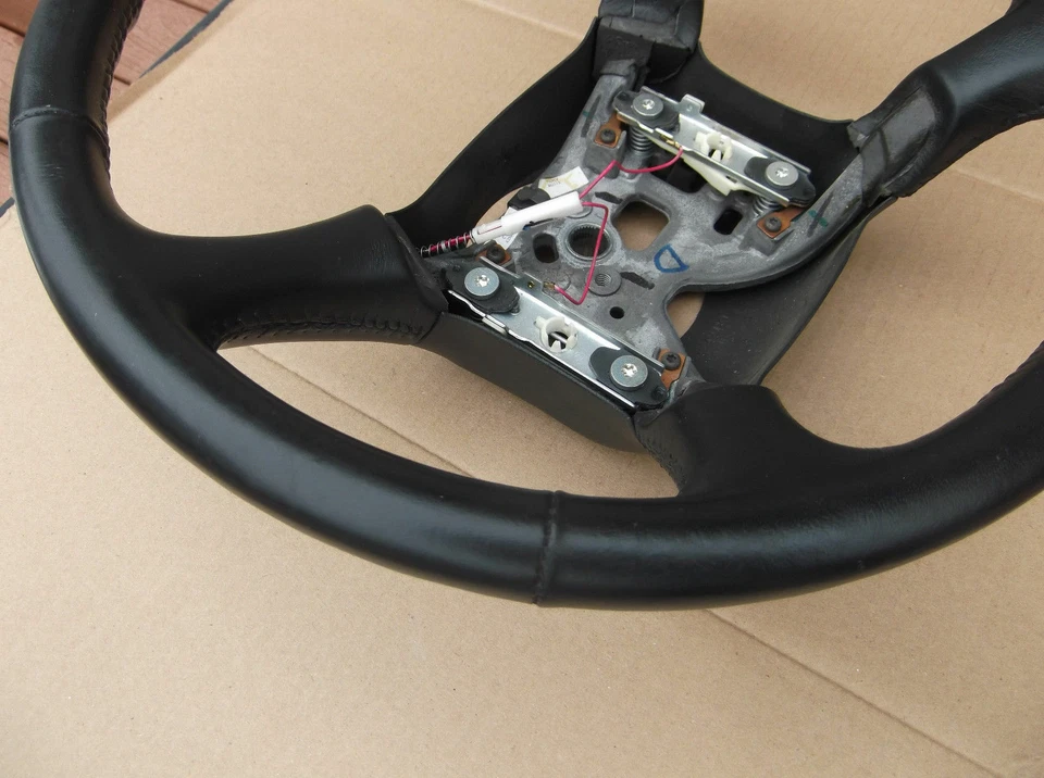 ⭐ Chevrolet CHEVY 1999-2002 Silverado GMC Sierra Volante Cuero 1500 HD  Foto 2 de 4