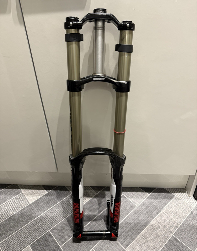 RockShox BoXXer Charger Downhill 26in 200mm Coil Fork Steerer Black/red
