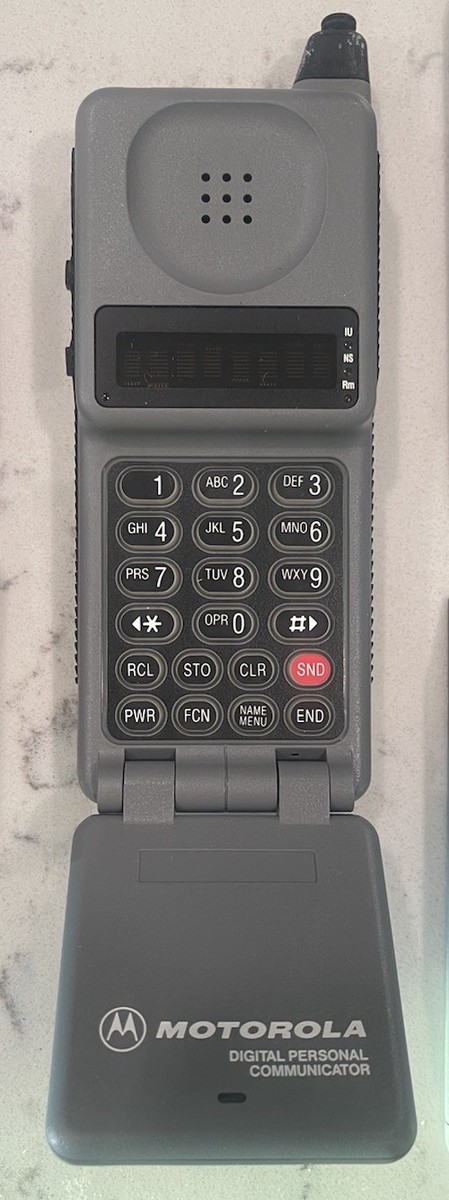 Vintage Motorola Digital Personal Communicator DPC Flip Phone