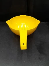 Vintage Tupperware Large 2 Quart Lemon Yellow Colander Strainer w' Lip | #1523